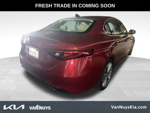 Used 2018 Alfa Romeo Giulia Ti w/ Quick Order Package 22X Lusso image 2