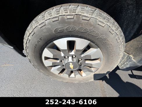 Used 2023 Chevrolet Silverado 2500 Custom w/ Custom Convenience Package AWD/4WD image 13