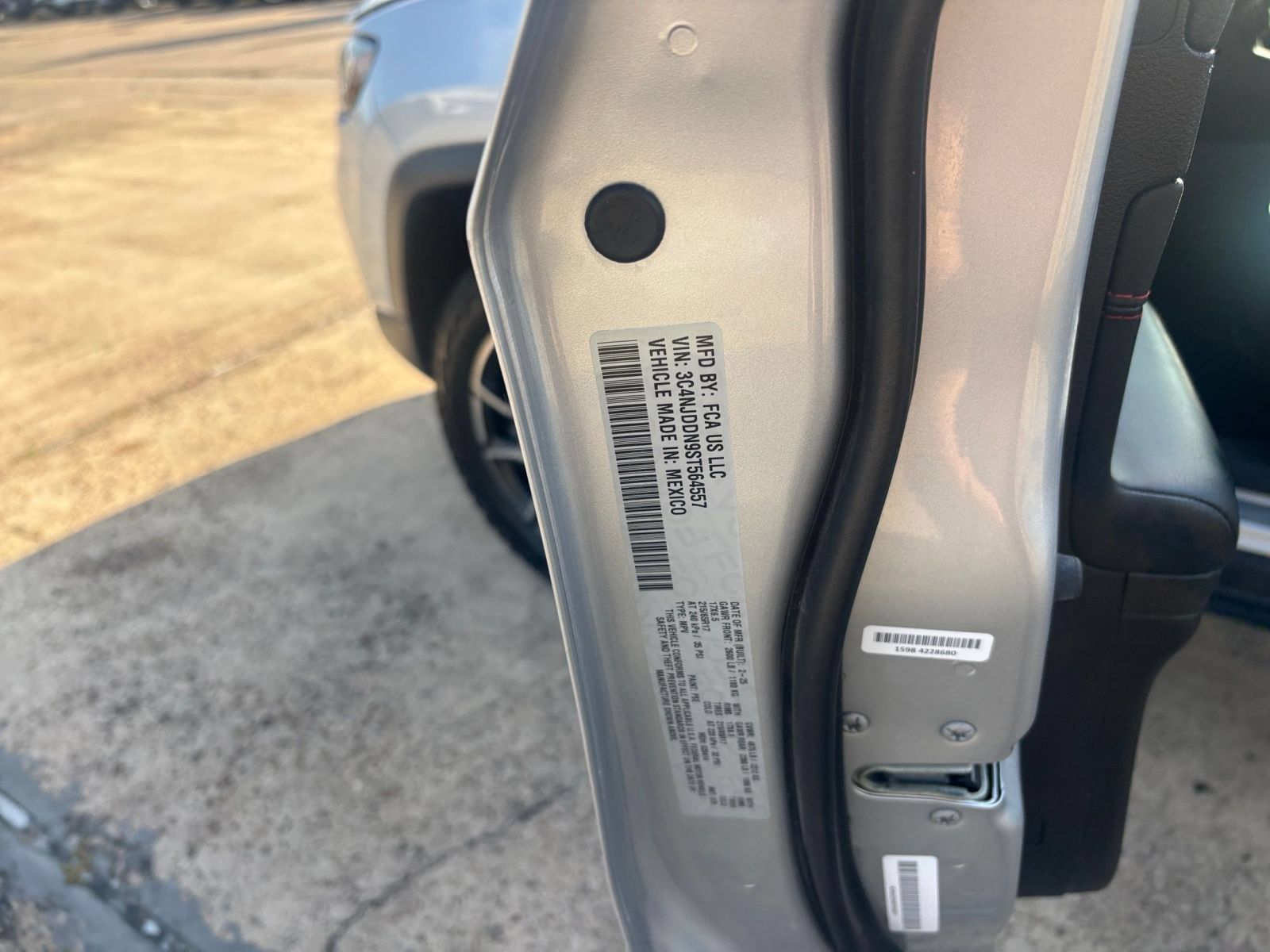 Used 2025 Jeep Compass Trailhawk AWD/4WD image 27
