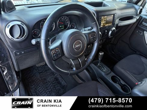 Used 2014 Jeep Wrangler Unlimited Rubicon w/ Connectivity Group image 10
