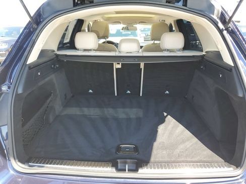 Used 2018 Mercedes-Benz GLC 300 4MATIC image 9