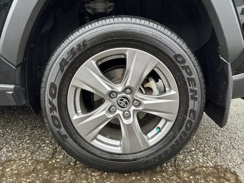 Used 2024 Toyota RAV4 LE AWD/4WD image 28
