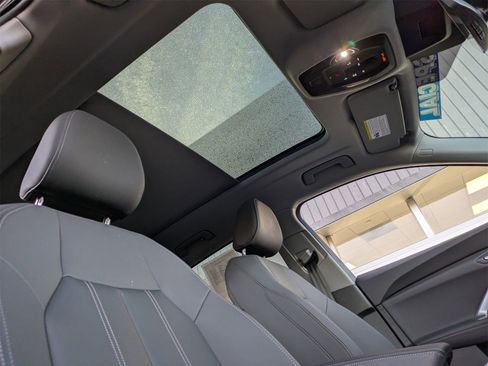 Used 2025 Audi Q5 Premium w/ Convenience Package image 21