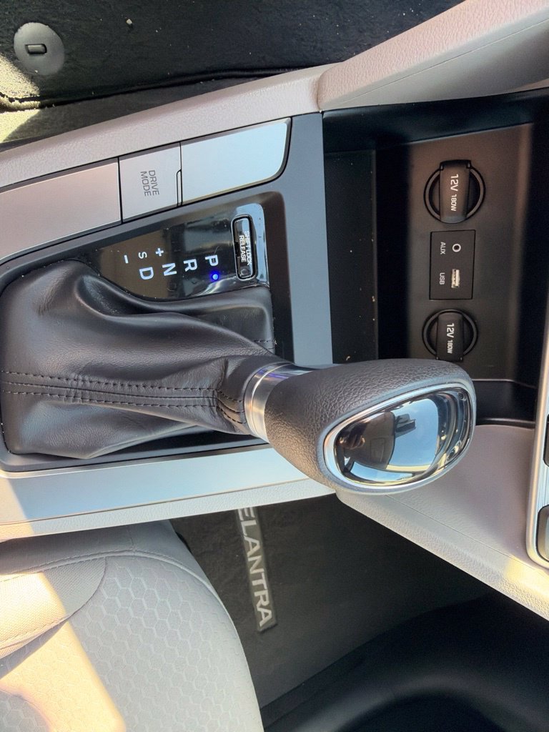 Used 2020 Hyundai Elantra SE FWD image 10