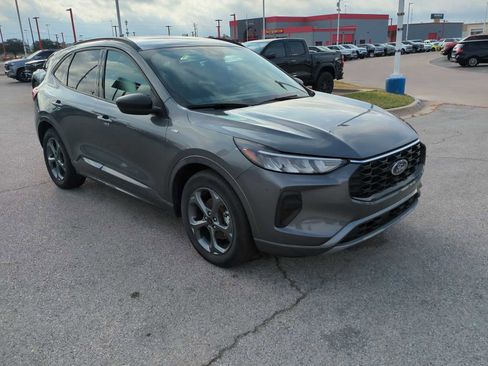 Used 2024 Ford Escape ST-Line image 2