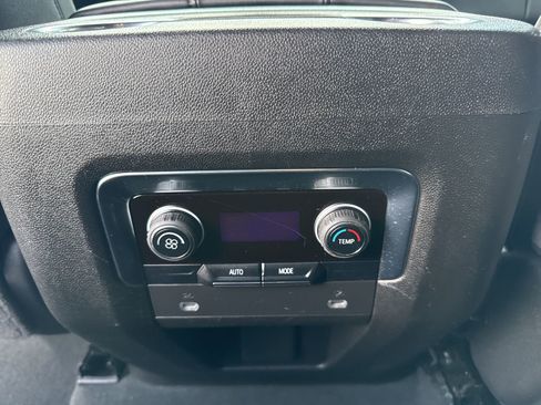 Used 2023 Chevrolet Suburban LS image 18
