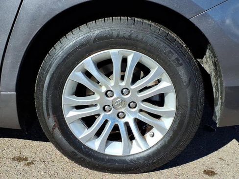 Used 2015 Toyota Sienna XLE w/ XLE Navigation Package image 8