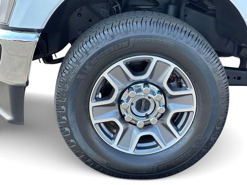 Used 2025 Ford F250 XLT AWD/4WD image 8