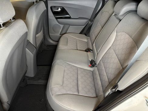 Used 2022 Kia Niro LXS image 21