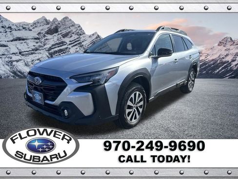 Certified 2025 Subaru Outback Premium w/ Popular Package #1A AWD/4WD image 3