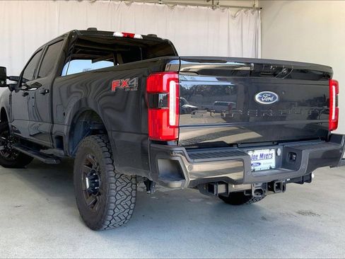 Used 2023 Ford F250 Lariat w/ Sport Appearance Package image 5