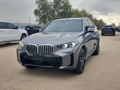 Used 2025 BMW X5 xDrive40i w/ M Sport Package AWD/4WD image 4