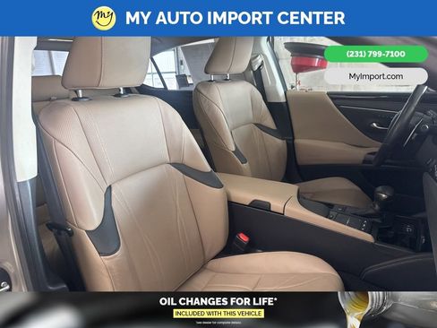 Used 2019 Lexus ES 350 w/ Accessory Package 2 FWD image 32