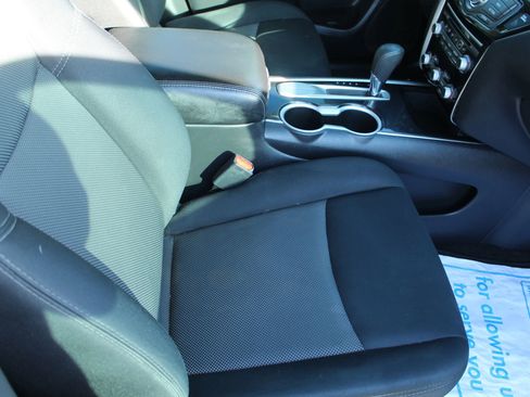 Used 2018 Nissan Pathfinder S image 32