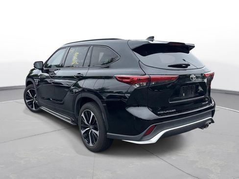 Used 2021 Toyota Highlander XSE AWD/4WD image 7