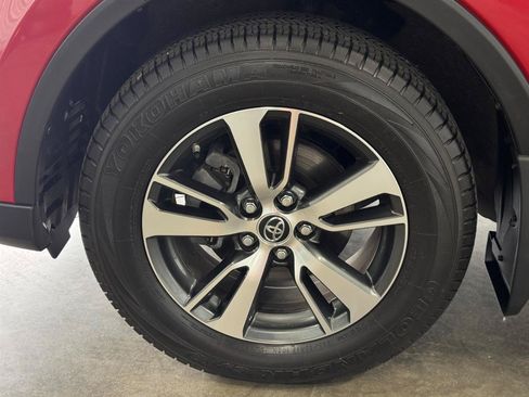 Used 2017 Toyota RAV4 XLE w/ Plus Special Value Package AWD/4WD image 31
