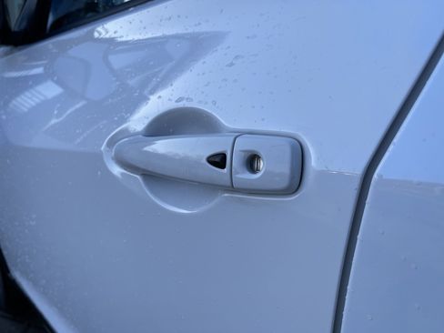 Used 2024 Nissan Kicks SR image 13