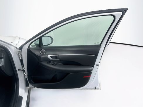 Used 2025 Hyundai Sonata SEL FWD image 32