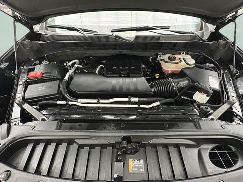 Used 2024 Chevrolet Silverado 1500 LT AWD/4WD image 21