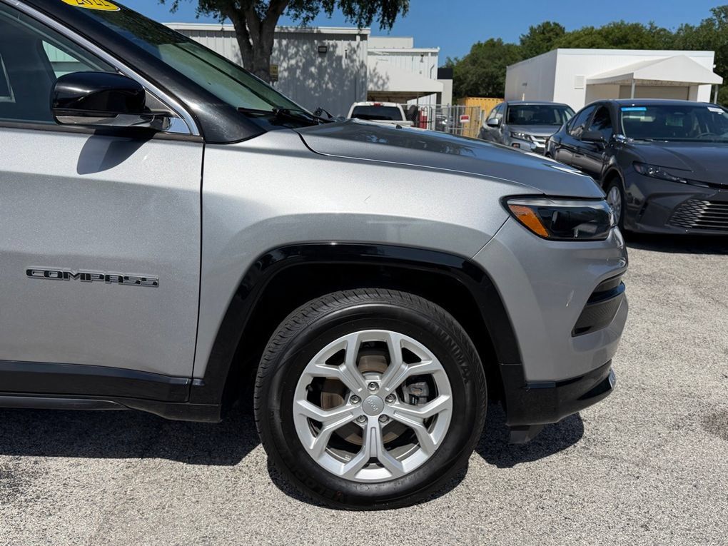 Used 2022 Jeep Compass Limited w/ Elite Group AWD/4WD image 14