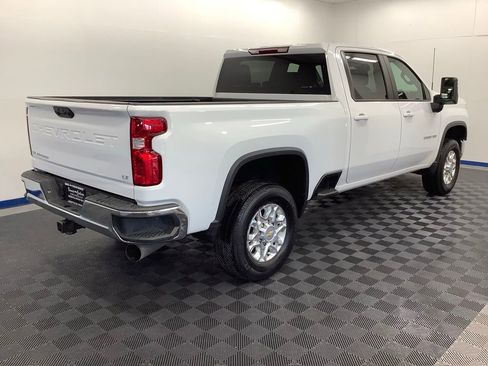 Used 2024 Chevrolet Silverado 2500 LT AWD/4WD image 19