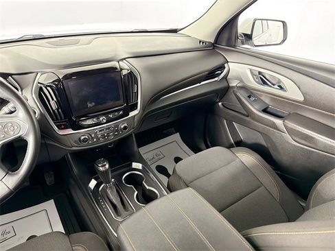 Used 2020 Chevrolet Traverse LT image 22