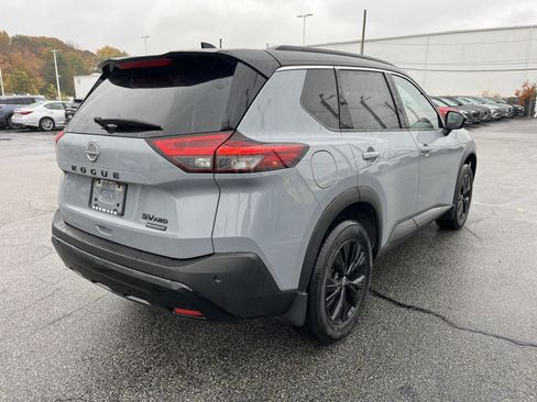 Used 2023 Nissan Rogue SV w/ SV Premium Package image 3