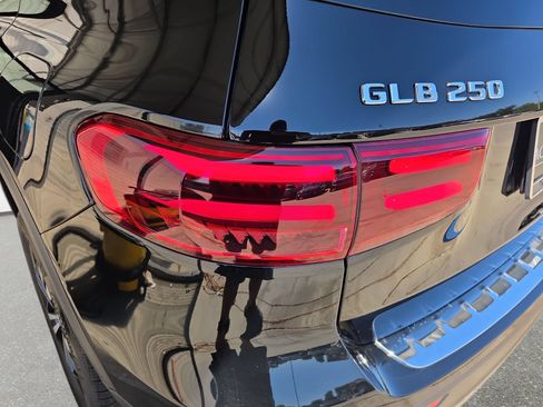Certified 2025 Mercedes-Benz GLB 250 image 32