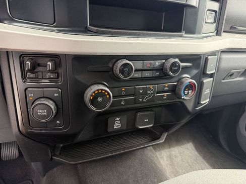 Used 2025 Ford F250 XLT AWD/4WD image 25