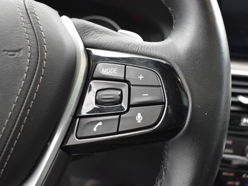 Used 2019 BMW 530i xDrive w/ Convenience Package image 10