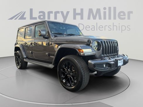 Used 2021 Jeep Wrangler Unlimited Sahara AWD/4WD image 7