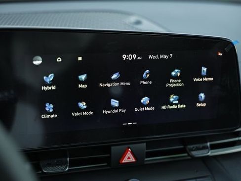 New 2025 Hyundai Elantra SEL image 12