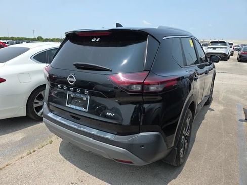 Used 2023 Nissan Rogue SV w/ SV Premium B Package FWD image 3