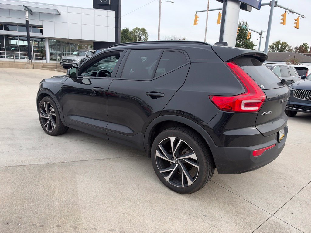 Used 2021 Volvo XC40 T5 R-Design w/ Climate Package AWD/4WD image 6