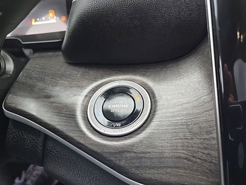 Used 2025 Jeep Grand Cherokee Limited w/ Black Appearance Package image 31