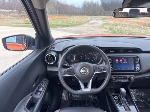 Used 2023 Nissan Kicks SR w/ SR Premium Package FWD image 42
