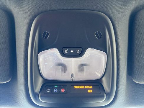 New 2026 GMC Canyon Elevation w/ Convenience Package image 16