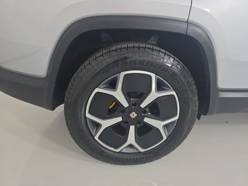 Used 2024 Rivian R1S Adventure AWD/4WD image 12