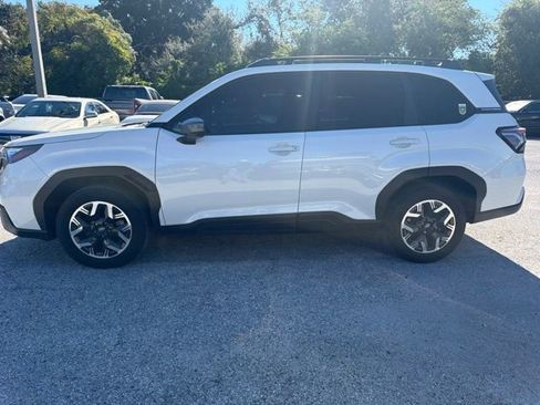 Used 2025 Subaru Forester Premium w/ Convenience Package #1 AWD/4WD image 2