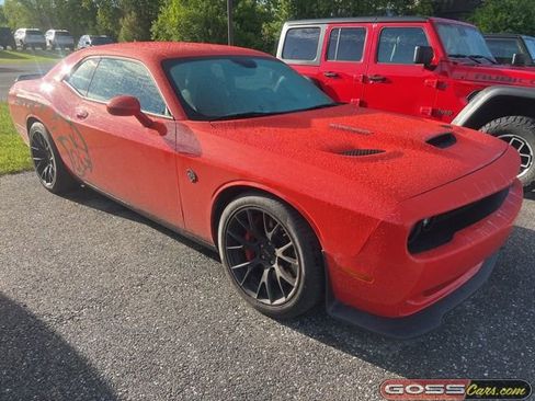 Used 2016 Dodge Challenger SRT Hellcat RWD image 2