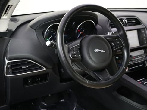 Used 2018 Jaguar F-PACE Premium AWD/4WD image 11