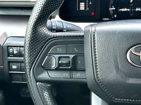 Certified 2026 Toyota Tacoma SR5 AWD/4WD image 22
