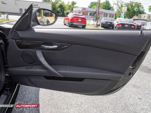 Used 2011 BMW Z4 sDrive35i image 22