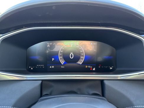 New 2026 Volkswagen Taos SE image 17