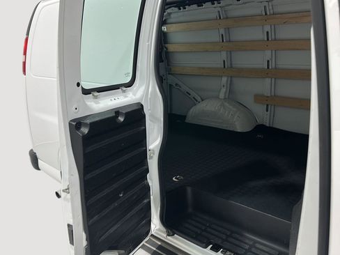 Used 2023 GMC Savana 2500 w/ Driver Convenience Package image 19