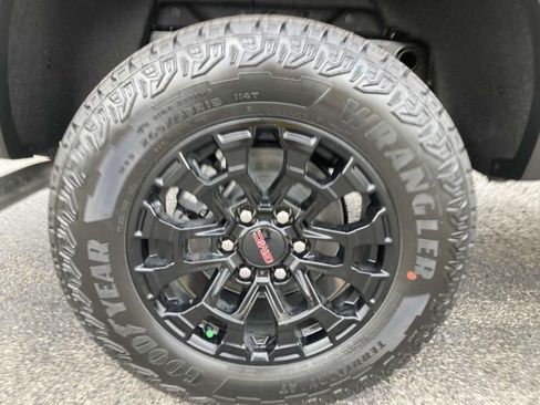 New 2026 GMC Canyon Elevation w/ Convenience Package RWD image 10
