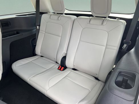 New 2026 Lincoln Aviator 2WD image 26