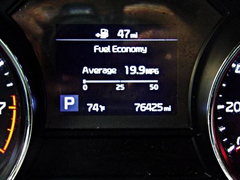 Used 2019 Kia Sedona LX image 13