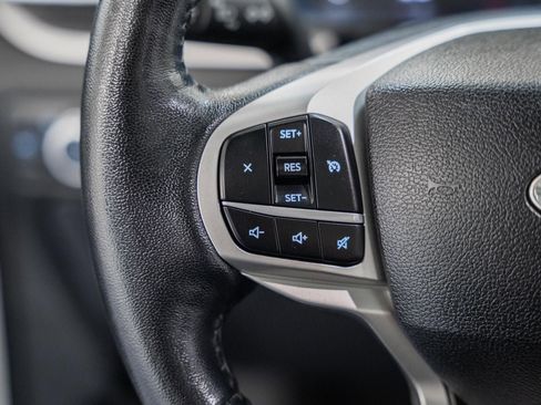 Used 2022 Ford Explorer XLT w/ Equipment Group 202A image 36