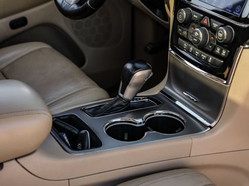 Used 2020 Jeep Grand Cherokee Limited w/ Luxury Group II RWD image 24